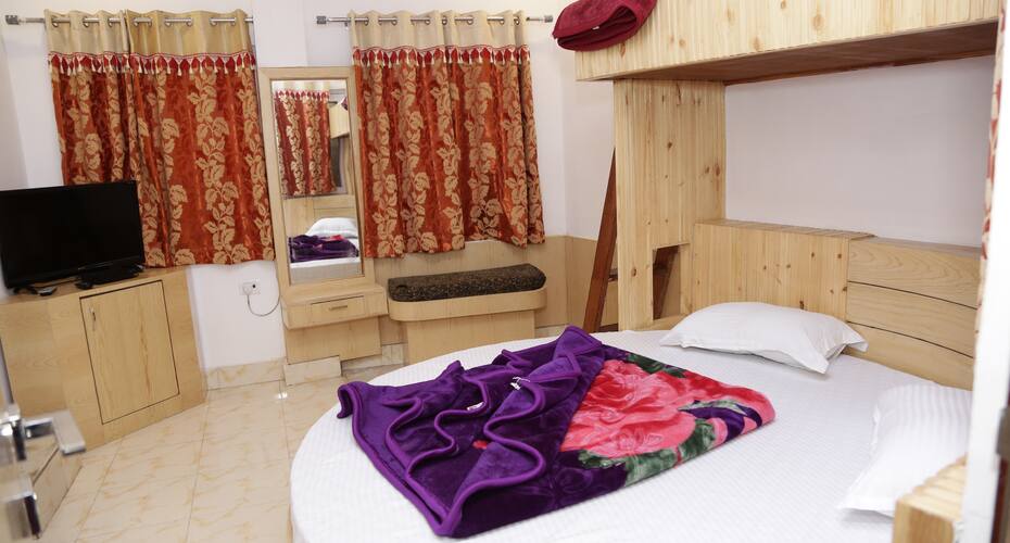 New King By Backpackers Heaven, New Delhi 3